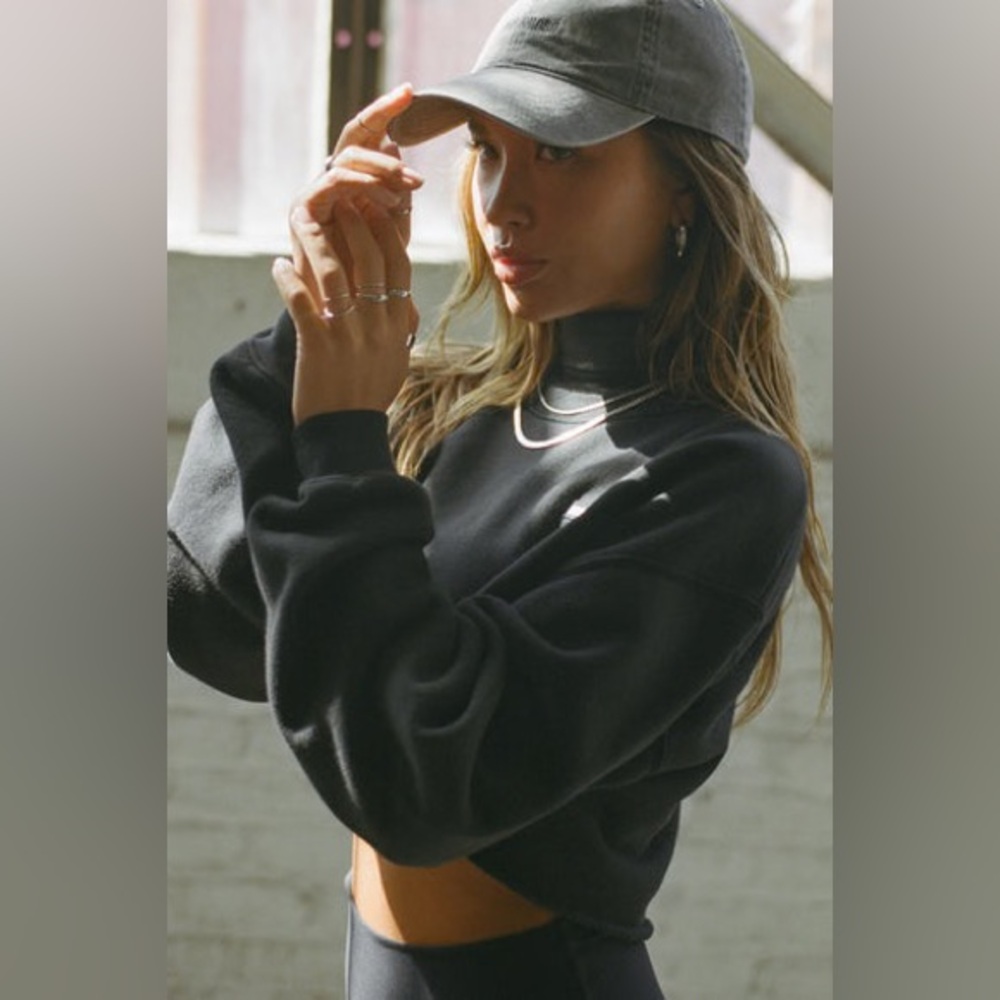 Joah Brown Cropped Sweater